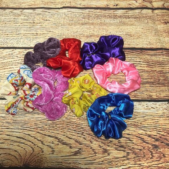 New 8 Piece Scrunchie Bundle Assorted - Picture 1 of 9